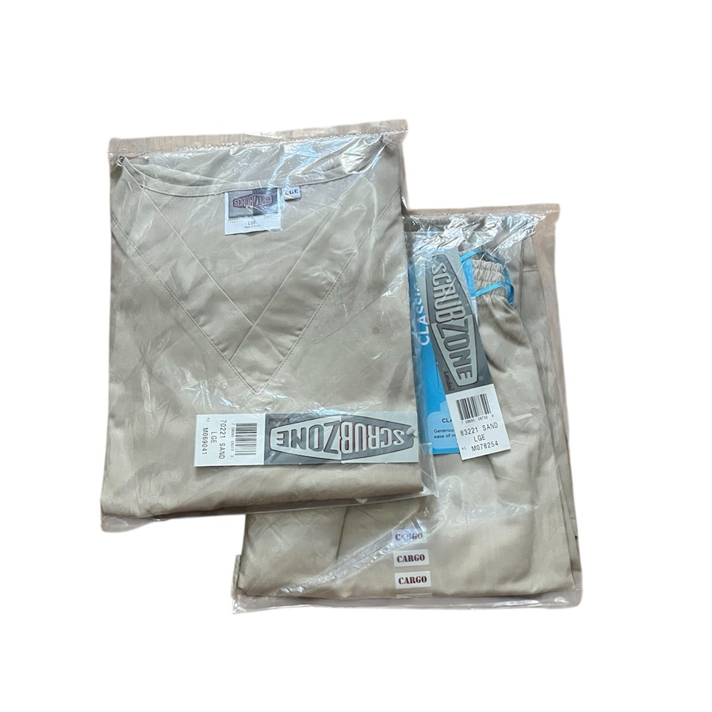 ScrubZone Classic Unisex Scrub Set – Biege – Size Large – New with Tags